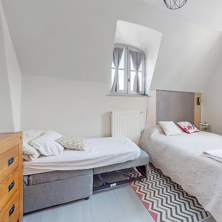 Holiday home Stunning In La Bataille Arq