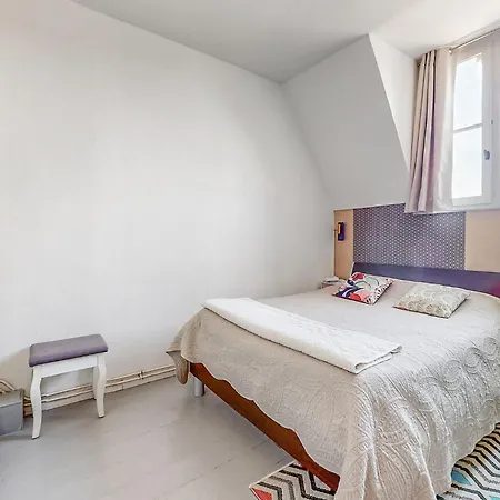 Stunning In La Bataille Arq Holiday home Arques-la-Bataille